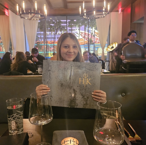 Meet your Posher, Trinity - Picture 2 of 3